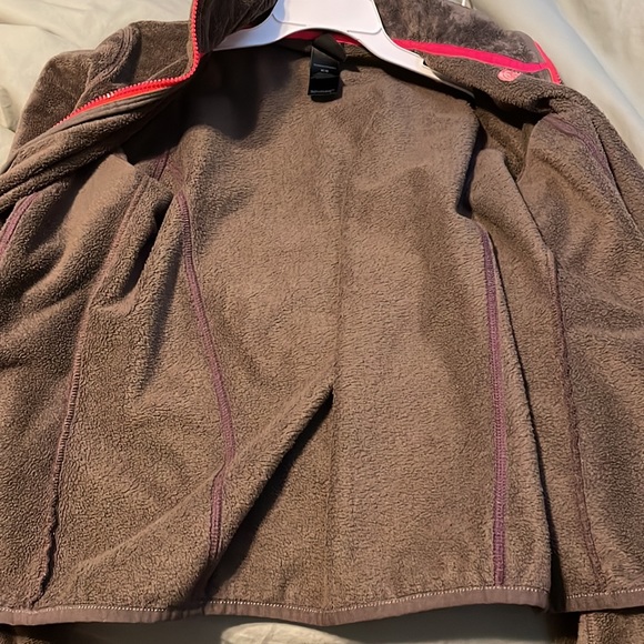 North face fleece zip sweater. - Picture 5 of 5